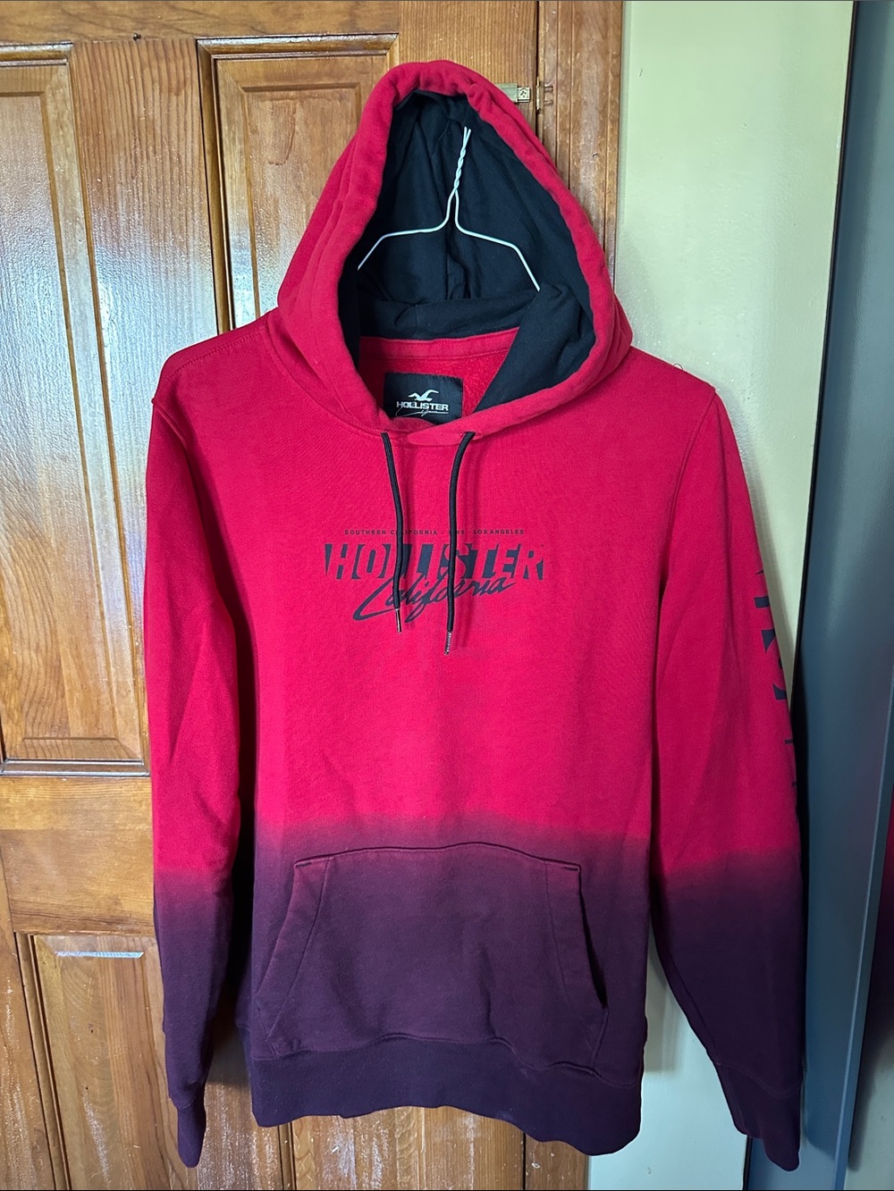 Hollister Men’s Red to Burgundy Ombre Fleece Hoodie